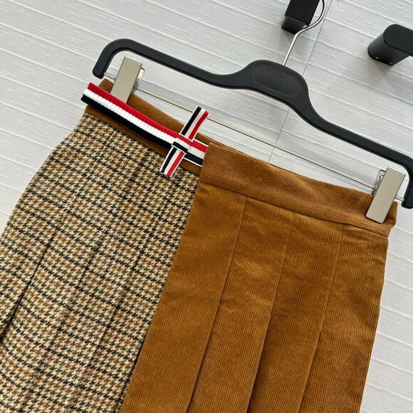 Thom Browne Gunclub Check Cheviot Tweed Pleated Mini Skirt - Picture 5 of 9